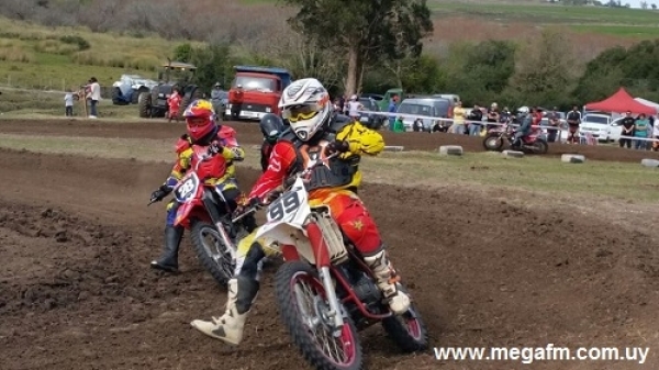 El piloto en motociclismo Vergarense heber Luzardo conquisto el tercer puesto en Pan de Azucar