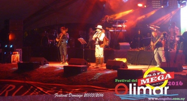 Mira parte de la actuaci&oacute;n de Luis Vila en el Festival del Olimar 2016