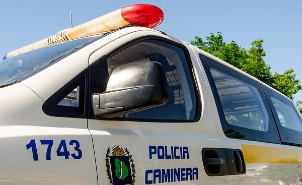 Un autom&oacute;vil impact&oacute; con una columna en Ruta 18 zona 415 21/12/16