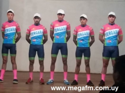 Se presentó oficialmente el equipo de ciclismo Vergarense que competirá en Rutas de América 21/11/16