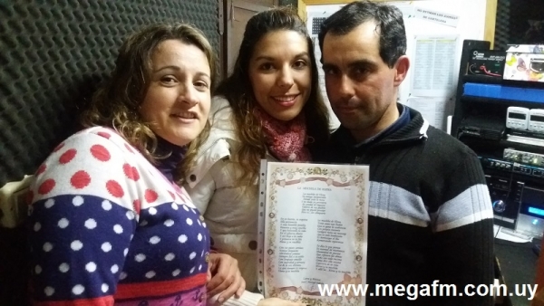 Elena y su mochila, reconocimiento de trasnoche en su segmento "Un d&iacute;a en la vida" 31/05/16