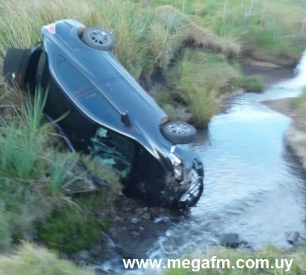 Volc&oacute; un auto en ruta 91, paraje el Cambalache 22/10/16