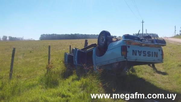 Volc&oacute; una camioneta en Ruta 91 en proximidades a Vergara 13/03/17