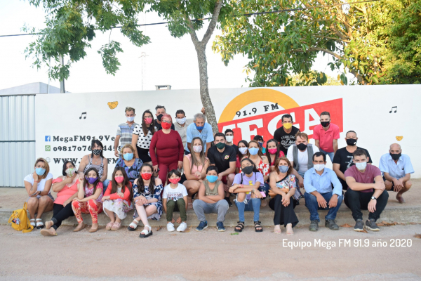 La familia de Mega FM en el s&eacute;ptimo aniversario