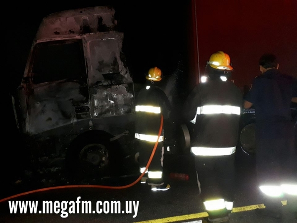 Se incendió la cabina de un camión en Ruta 18 Km 306 21/01/18
