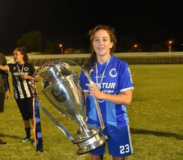 Felicitaciones a la profesora Zulma Daer quien integra Arachanas de Melo. En la pasada jornada se consagraron campeonas del f&uacute;tbol femenino del interior 21/12/20