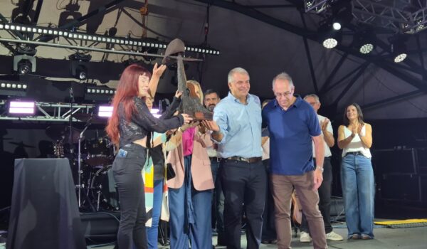 Guitarra Olimareña 2026 a Ruben Eduardo Acevedo – Mega FM 91.9 Vergara – Identidades 2026